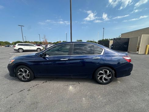 Used 2017 Honda Accord LX image 6