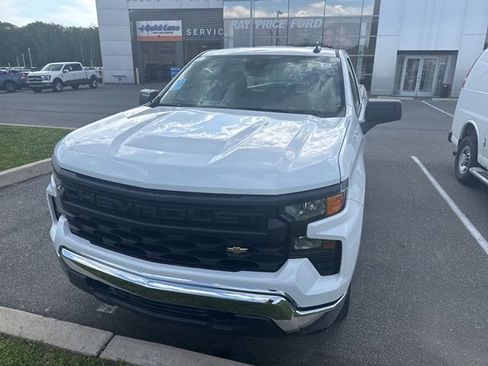 Used 2025 Chevrolet Silverado 1500 W/T RWD image 4