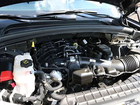 Used 2024 Jeep Grand Cherokee Limited RWD image 10