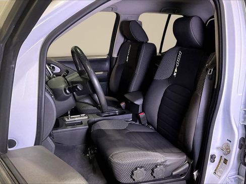 Used 2019 Nissan Frontier PRO-4X image 22