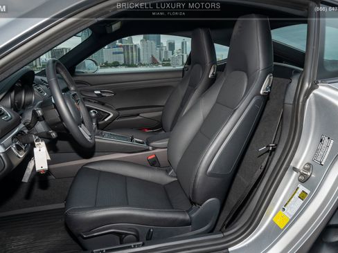 Used 2024 Porsche 718 Cayman image 8