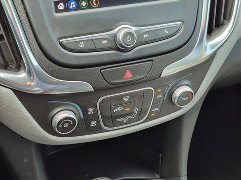 Used 2021 Chevrolet Equinox LS FWD image 14