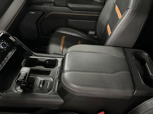 Used 2023 GMC Sierra 1500 AT4 w/ Technology Package image 18