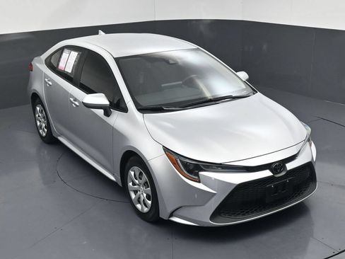 Used 2022 Toyota Corolla LE FWD image 16