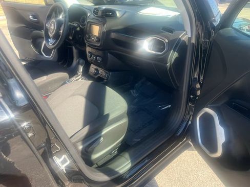 Used 2019 Jeep Renegade Sport w/ Sport Appearance Group AWD/4WD image 34