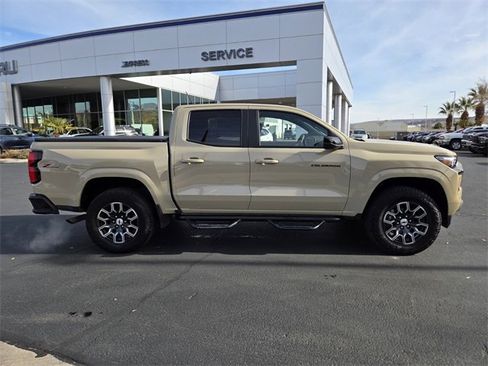 Used 2023 Chevrolet Colorado Z71 w/ Z71 Convenience Package 2 image 3