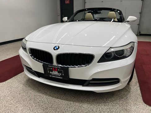 Used 2011 BMW Z4 sDrive30i image 7