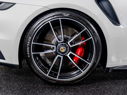 Used 2022 Porsche 911 Turbo image 10