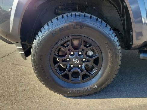 Used 2020 Toyota Tacoma SR5 RWD image 27