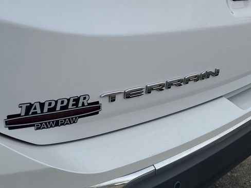 Used 2024 GMC Terrain SLT AWD/4WD image 7