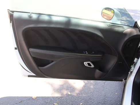 Used 2015 Dodge Challenger SRT w/ Technology Group image 12