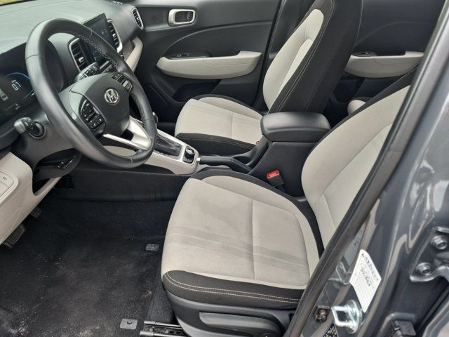 Used 2025 Hyundai Venue SEL FWD image 24