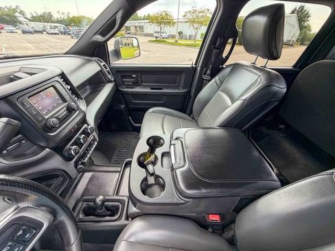 Used 2021 RAM 2500 Tradesman w/ Chrome Appearance Group AWD/4WD image 19