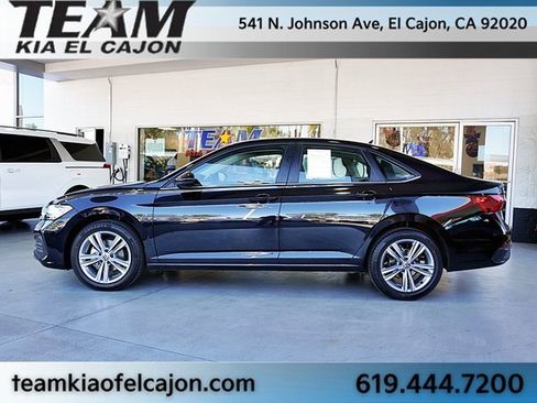 Used 2024 Volkswagen Jetta SE image 6