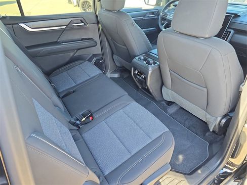 New 2025 GMC Acadia Elevation image 11