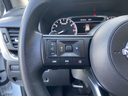 Used 2024 Nissan Rogue SV AWD/4WD image 12