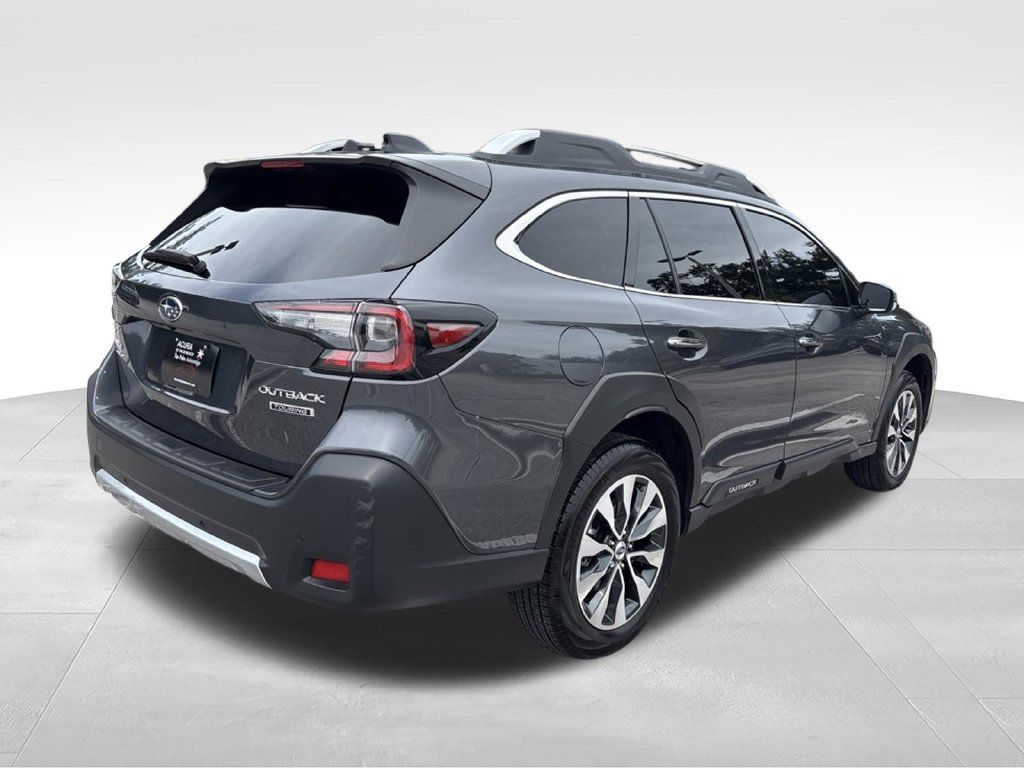 Used 2025 Subaru Outback Touring AWD/4WD image 5
