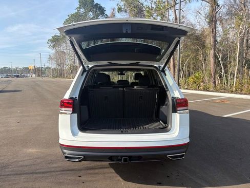 Used 2025 Volkswagen Atlas SE image 8