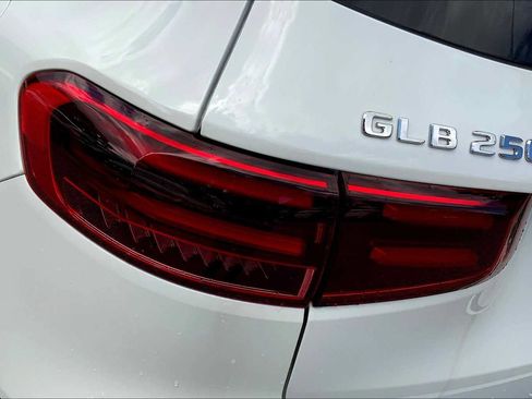 Certified 2026 Mercedes-Benz GLB 250 4MATIC image 18