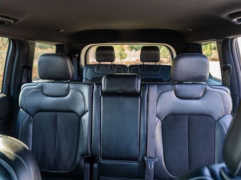 Used 2023 Jeep Grand Cherokee L Laredo image 21