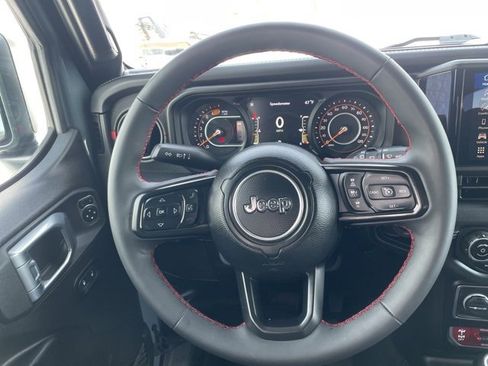 Used 2024 Jeep Wrangler Unlimited Rubicon w/ Convenience Group image 20