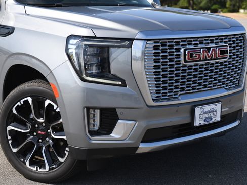 Used 2023 GMC Yukon XL Denali w/ LPO, Floor Liner Package AWD/4WD image 3