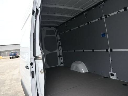 Certified 2024 Mercedes-Benz eSprinter 170 Cargo image 12