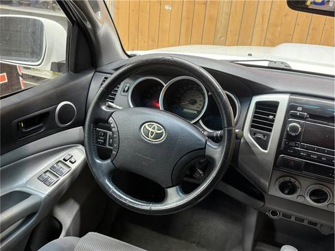 Used 2010 Toyota Tacoma PreRunner RWD image 17