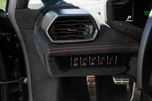 Used 2021 Lamborghini Huracan STO RWD image 48