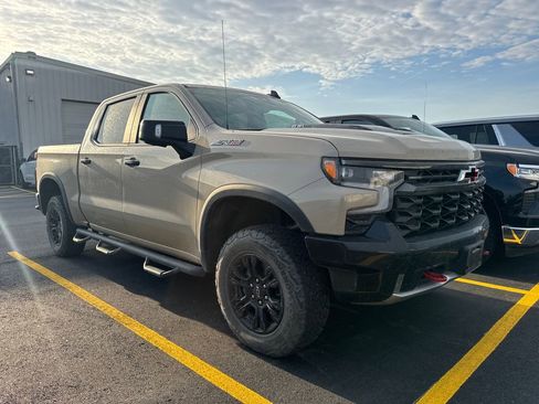 Used 2022 Chevrolet Silverado 1500 ZR2 w/ Technology Package image 2