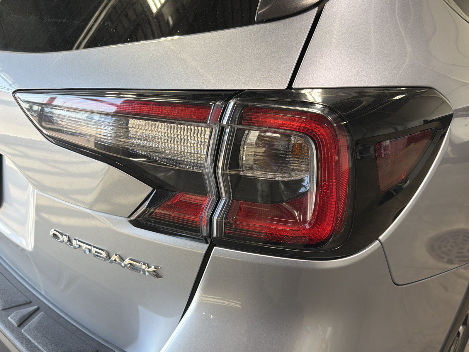 Used 2024 Subaru Outback Premium AWD/4WD image 17