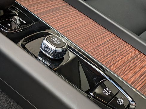 Certified 2025 Volvo S60 B5 Plus image 20