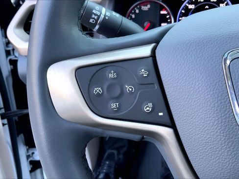 Used 2023 GMC Acadia Denali w/ Denali Ultimate Package AWD/4WD image 23