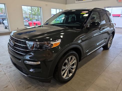 Used 2023 Ford Explorer XLT w/ Equipment Group 202A AWD/4WD image 1