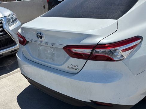Used 2019 Toyota Camry XLE FWD image 4