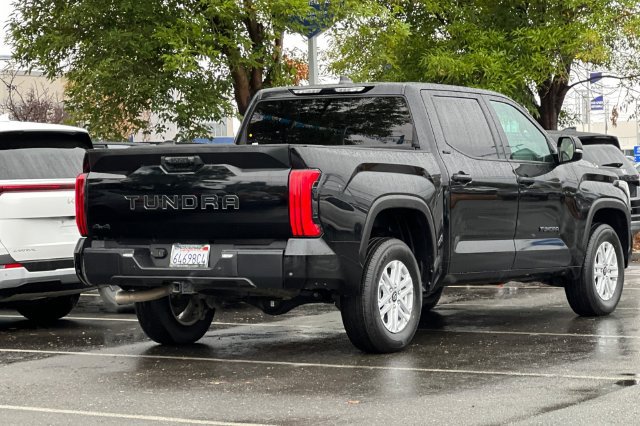 Used 2025 Toyota Tundra SR5 w/ SR5 Convenience Package AWD/4WD image 4