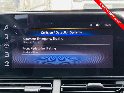 Used 2025 Chevrolet Trax LT w/ LT Convenience Package image 6