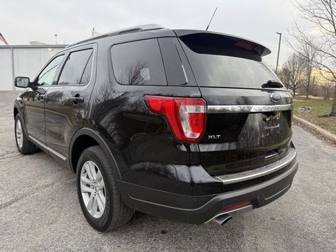 Used 2018 Ford Explorer XLT w/ Equipment Group 202A image 5