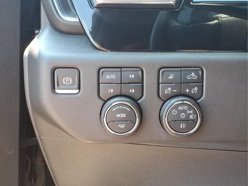 Used 2023 Chevrolet Silverado 1500 LT Trail Boss w/ LT Trail Boss Premium Package AWD/4WD image 14