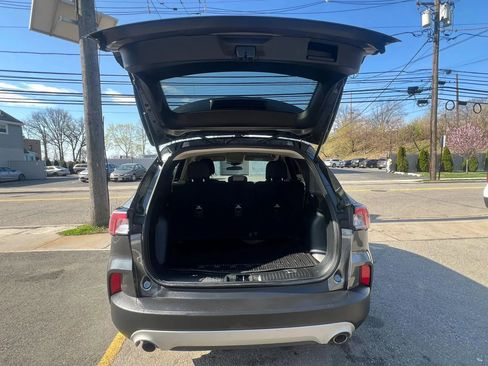 Used 2020 Ford Escape SE FWD image 9