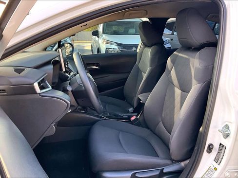 Used 2021 Toyota Corolla LE image 8