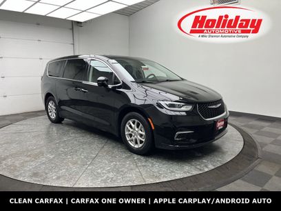 Used 2024 Chrysler Pacifica Touring-L