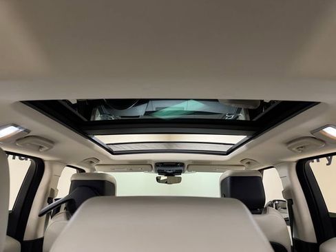 Used 2020 Land Rover Range Rover Sport HSE image 24