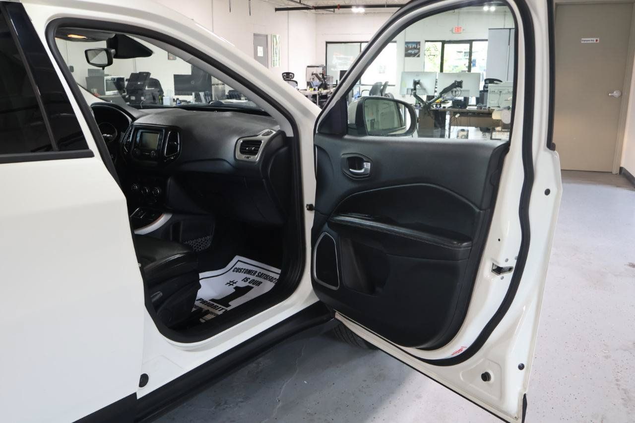 Used 2018 Jeep Compass Latitude FWD image 26
