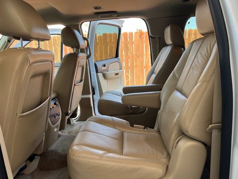 Used 2012 Chevrolet Suburban LT w/ Texas Edition RWD image 15