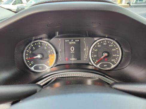 Used 2016 Jeep Renegade Latitude image 11