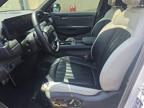 Used 2024 Kia EV9 GT-Line AWD/4WD image 5