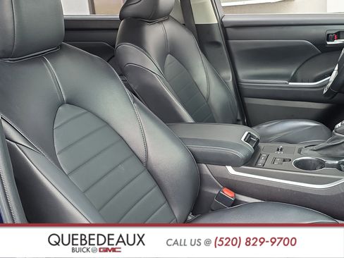 Used 2022 Toyota Highlander XLE FWD image 32