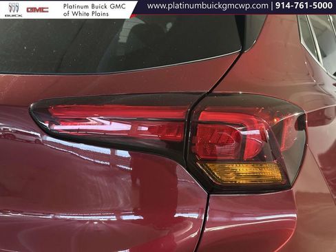 Used 2022 Buick Encore GX Essence w/ Advanced Technology Package image 12