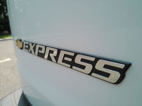 Certified 2025 Chevrolet Express 2500 w/ Driver Convenience Package RWD image 31